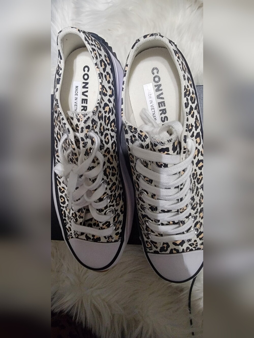 Converse Leopard Run Star Hike Canvas Low Tops in White, Tan and Black